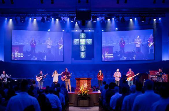 panasonic-projectors-first-baptist-church-gallery2