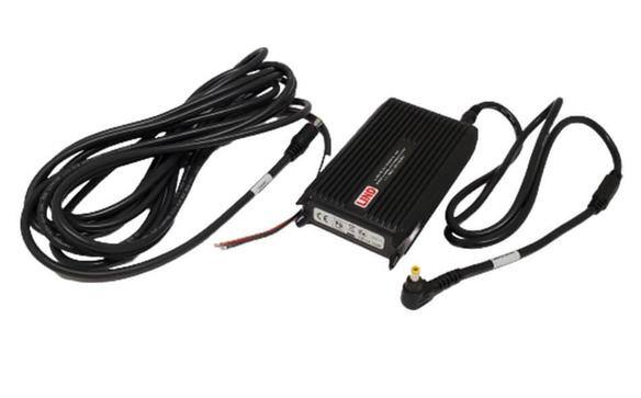 Adaptateur d'alimentation noir 120W avec des câbles longs et un indicateur LED.