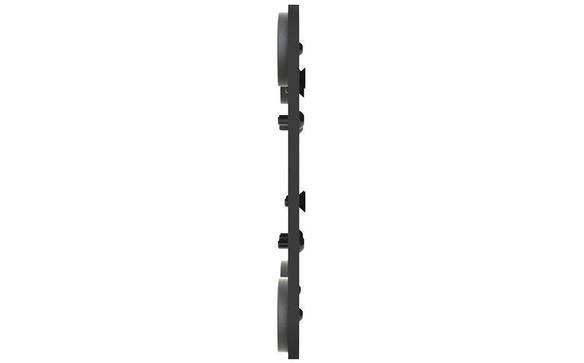 Support d'aimant vertical noir avec plusieurs points de fixation.